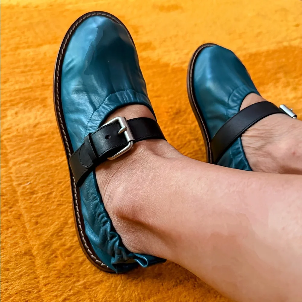 Vero Cuoio Teal Sandals with Black Strap - Picture 6 of 6